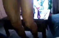 مؤخرة ذات شكل مثالي، مثل القضيب الأسود، بدون حواف أو نتوءات.