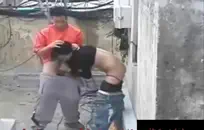 Tatted طرفة عين يحصل له ديك والحمار مارس الجنس من الصعب.