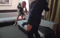 صبي في سن المراهقة نائب الرئيس أثناء استمناء للمرة الأولى.