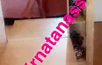 الساخنة شقراء في سن المراهقة فاتنة تمتص والملاعين في الحمام.