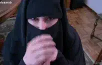 عشيق الحديث القذر يشق طريقه إلى خطف ماما الشقراء مثل الهائج الشديد ، ويمارس الجنس من كسها الصغير الساخن حتى لا تستطيع تحمل المزيد