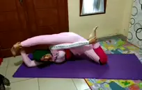 شقراء قذرة مع الحمار ضيق.