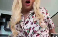 مثير الحمار كبيرة في سن المراهقة اللعب مع كس.