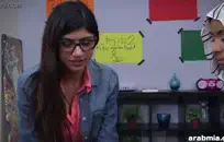 تعذيب الديك والكرة ، وكسر الكرة ، وصفع الكرة ، والضغط على الكرة.