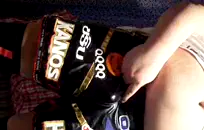 فاتنة شقراء أوروبية حقيقية تحب أن تمتص ديك وتستمني بنفسها