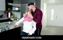 666 bukkake هو مصطلح يستخدم لوصف عندما يتلقى شخص واحد الجنس عن طريق الفم من تسعة رجال مختلفين في نفس الوقت.