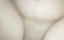 حمل نائب الرئيس كبير على الصدر والساقين.