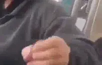 الديك الأسود الكبير لهذا الشباب في سن المراهقة.