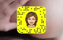 مثير سمراء في سن المراهقة يستمني بينما صديقها بعيدا.