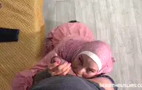 في سن المراهقة الحسية الملاعين أخيها بينما يشاهد أبيها.