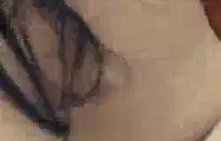 غنيمة كبيرة الأسود ترانزيستور مع الديك.